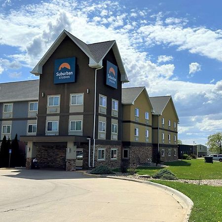 Suburban Studios Cedar Falls Εξωτερικό φωτογραφία