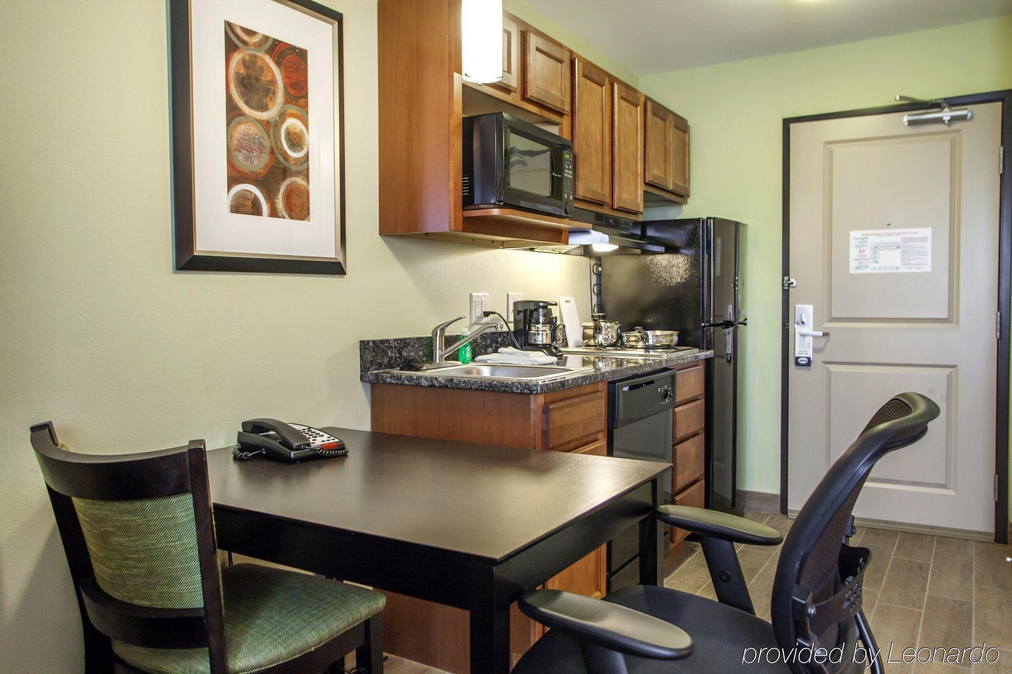 Suburban Studios Cedar Falls Εξωτερικό φωτογραφία