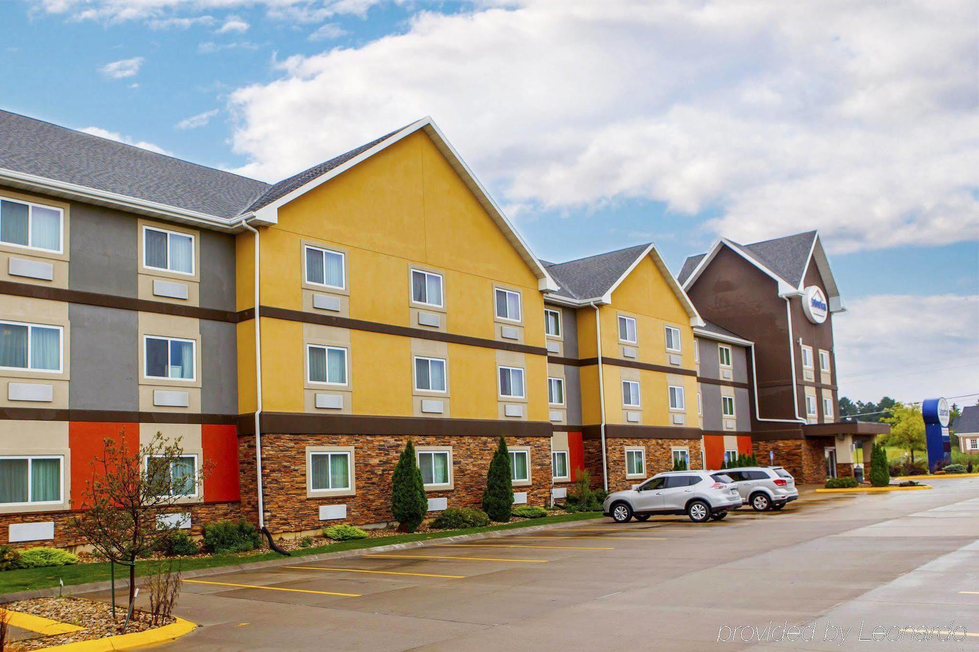 Suburban Studios Cedar Falls Εξωτερικό φωτογραφία