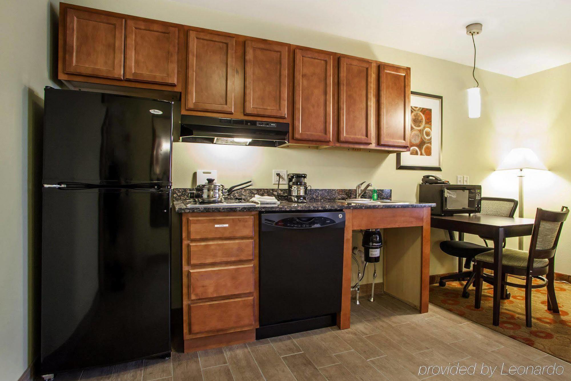 Suburban Studios Cedar Falls Εξωτερικό φωτογραφία
