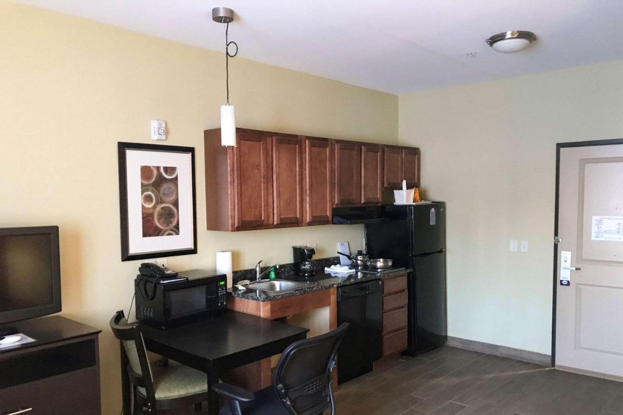 Suburban Studios Cedar Falls Εξωτερικό φωτογραφία
