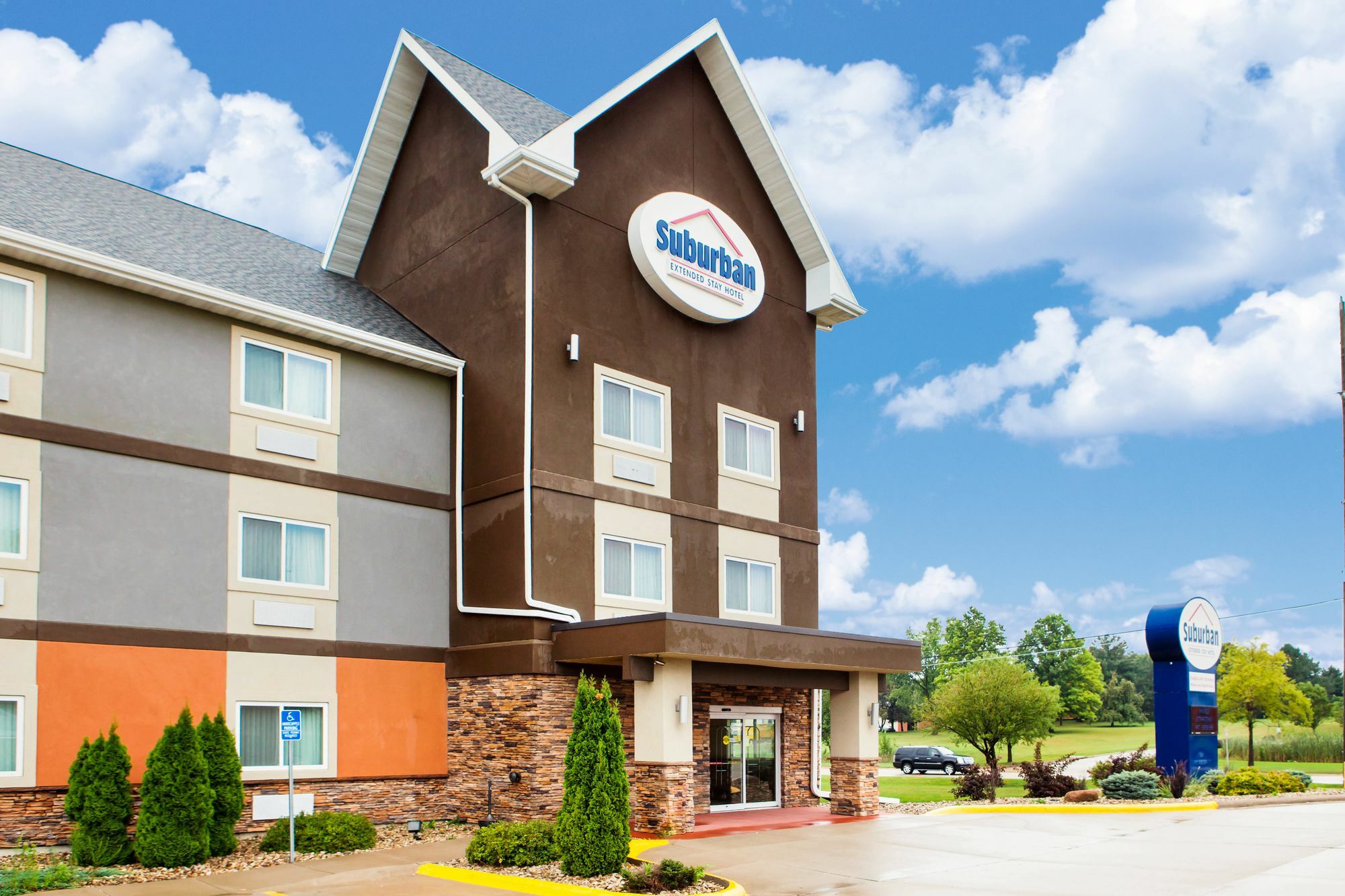 Suburban Studios Cedar Falls Εξωτερικό φωτογραφία