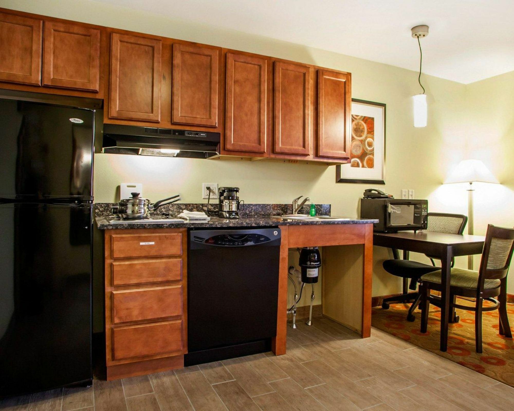 Suburban Studios Cedar Falls Εξωτερικό φωτογραφία
