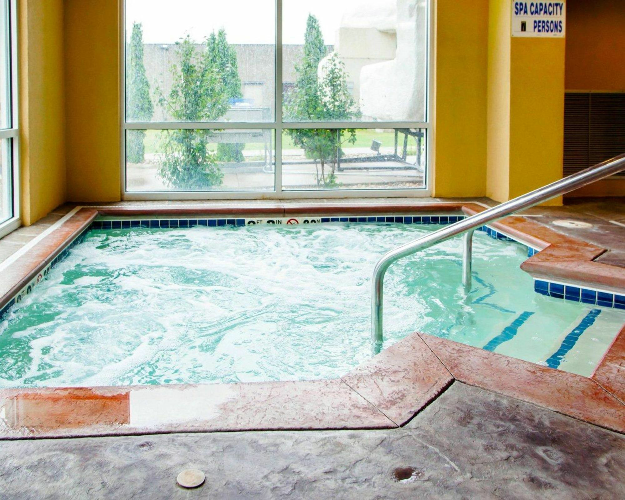 Suburban Studios Cedar Falls Εξωτερικό φωτογραφία